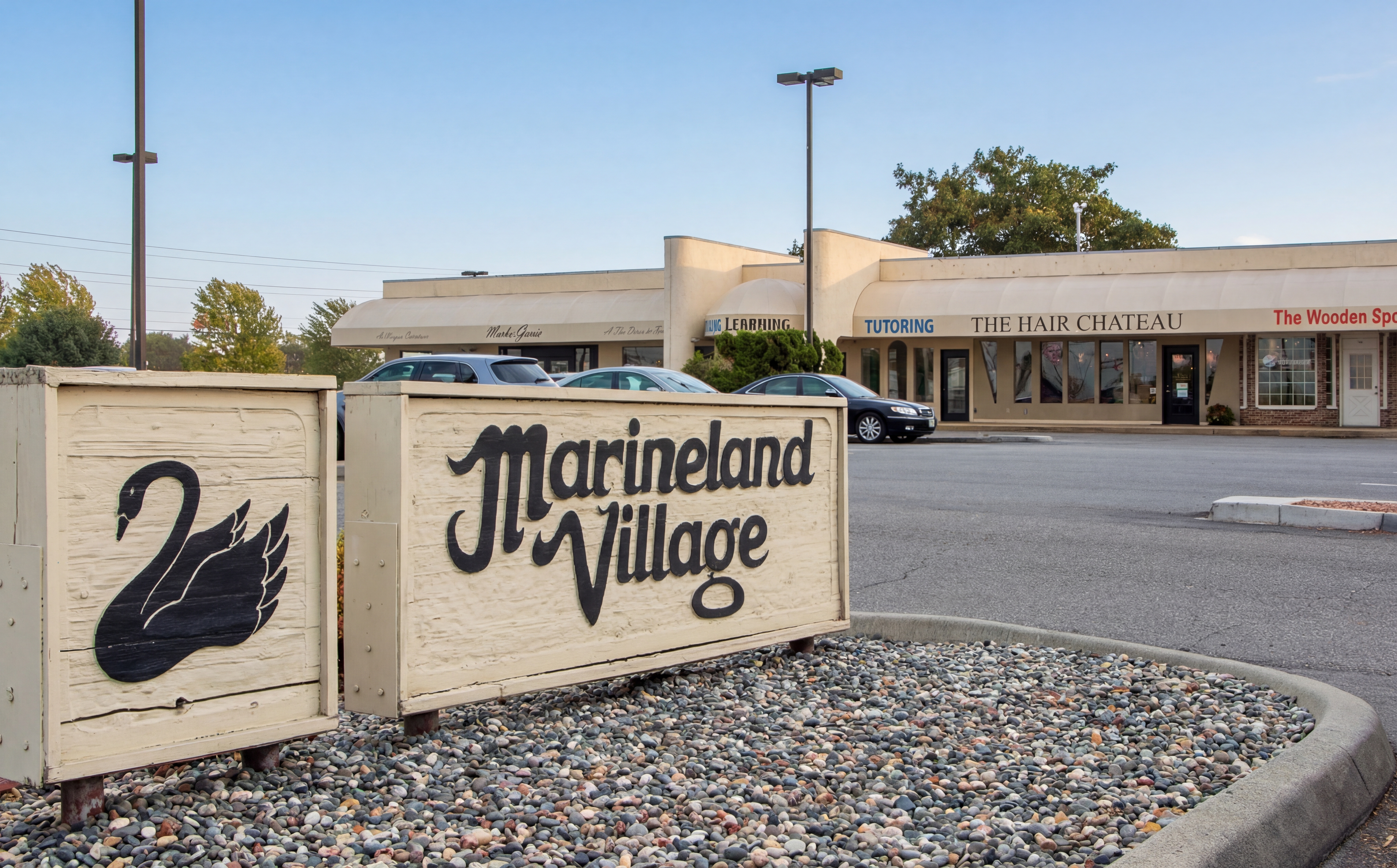 Marineland Retail Center